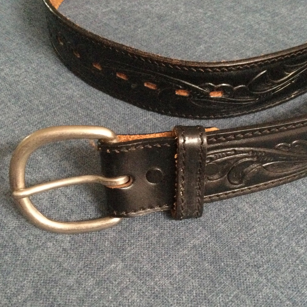 Vintage Chambers Unisex Black Western Style Tooled Leather Belt - Picture 2 of 7